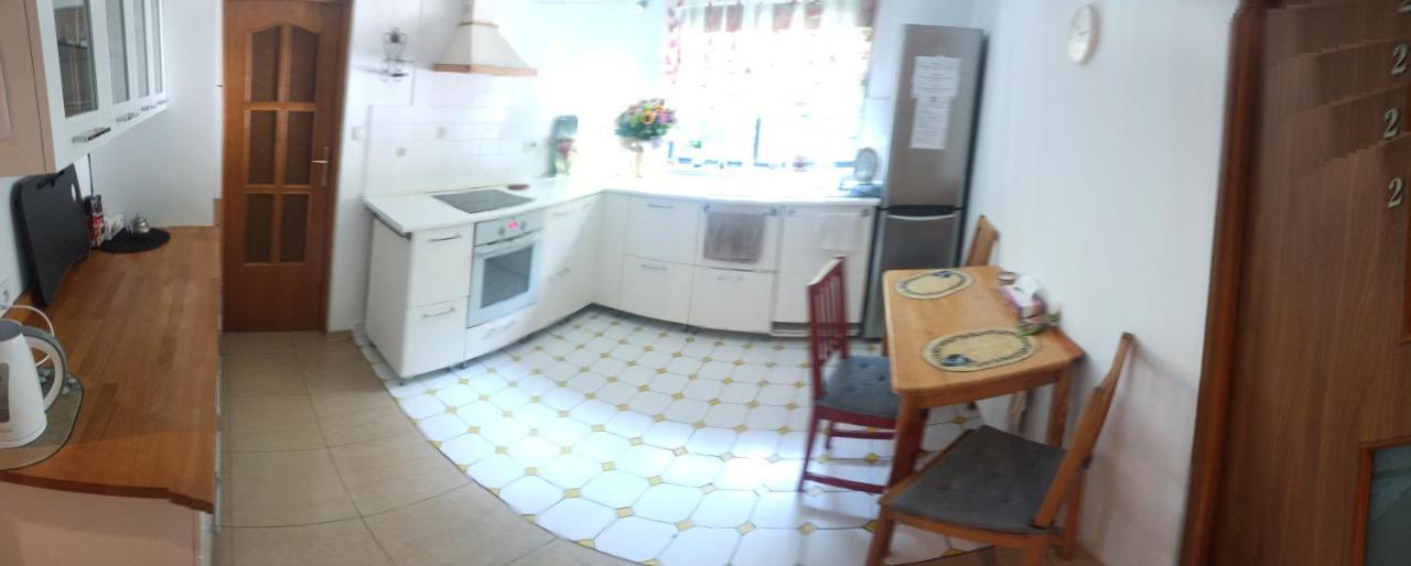 Ochota Forest Guest House Varsovie Extérieur photo